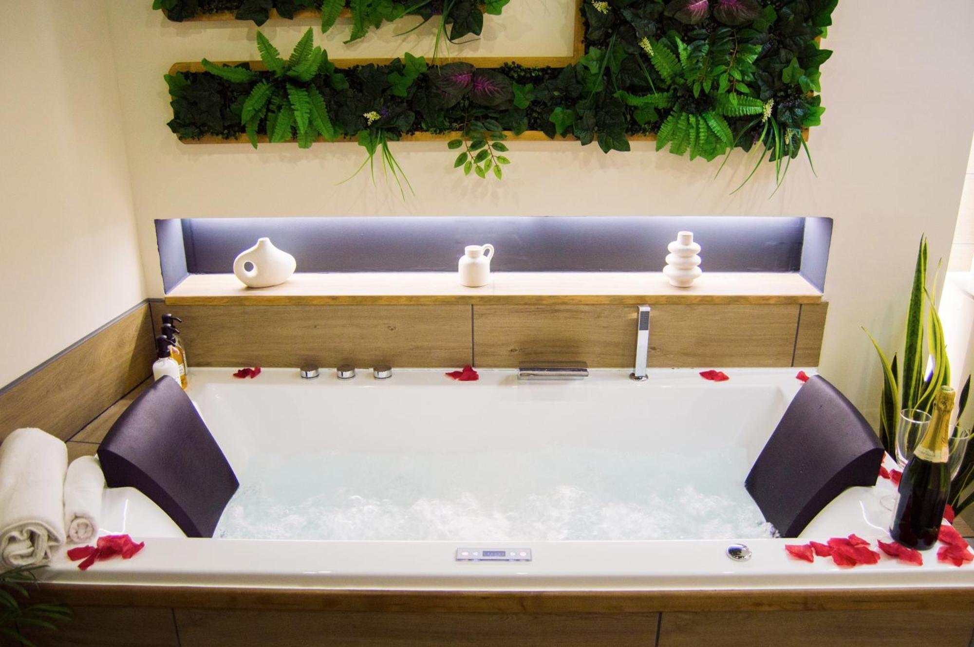 L'Atelier Vert - Balneo - Luxe - Proche Hypercentre - Classe 4 Etoiles Troyes Ngoại thất bức ảnh
